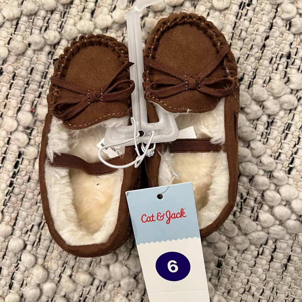 Cat & Jack moccasins size 6